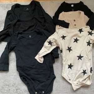 12-18 mo onesies ( 6 sold together)